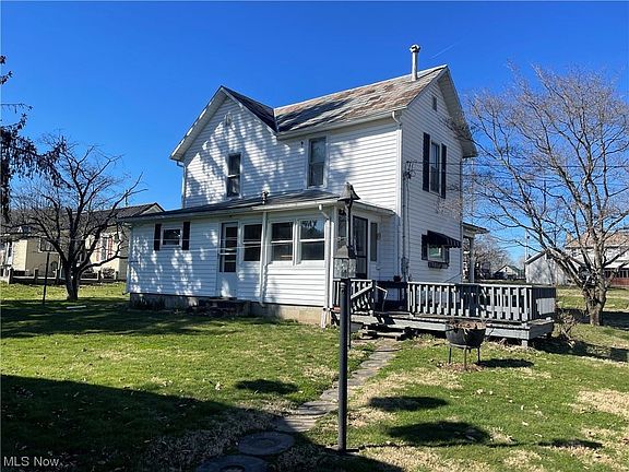 3rd image of 1785 Broadway St