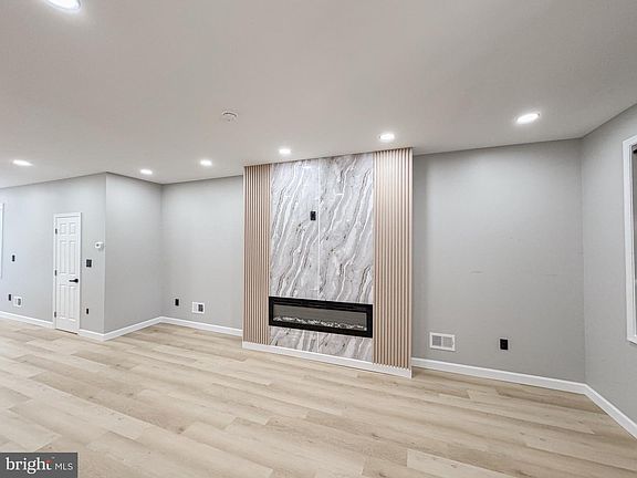 4th image of 350 N 61st St