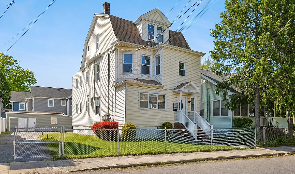 Building Photo - 85 Franklin Ter #2