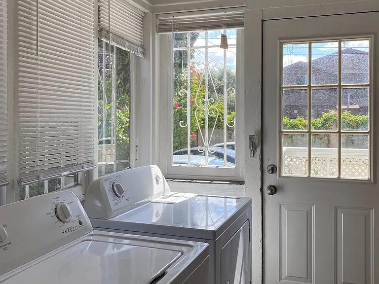 2702 Kenwood Ave #3 — Photo 8