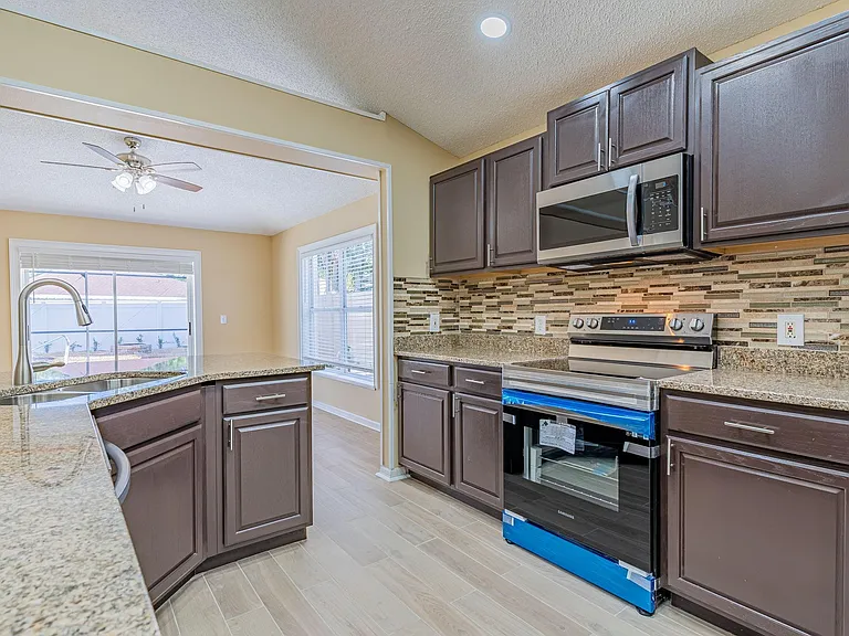 11318 Carabelee Cir — Photo 11