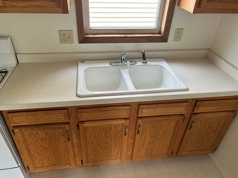 154 Linden St #5 — Photo 5