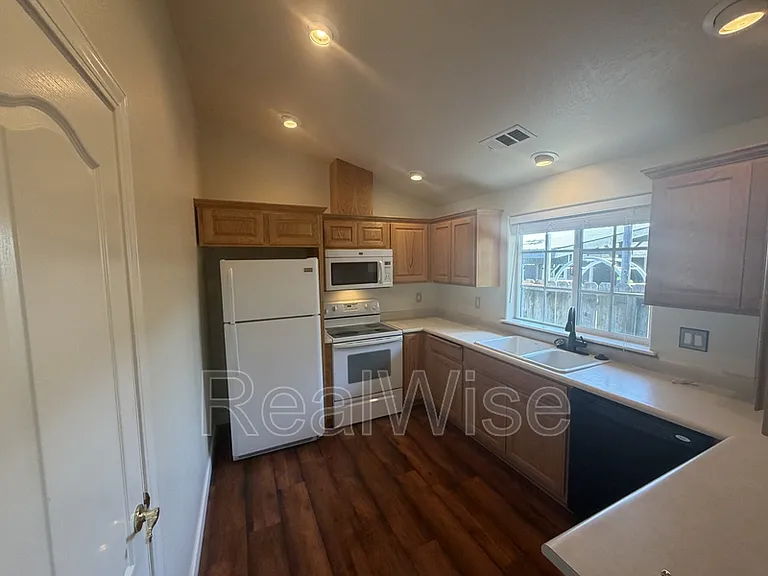 1679 George Tweed Blvd — Photo 5