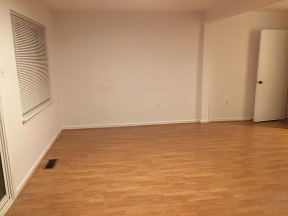 3rd image of 7803 Snead Ln