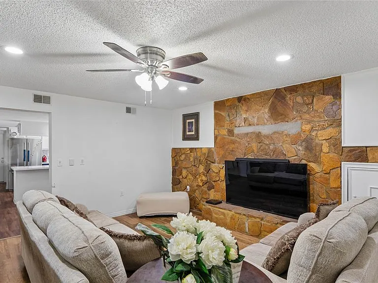 20424 Marguerite Rd — Photo 10