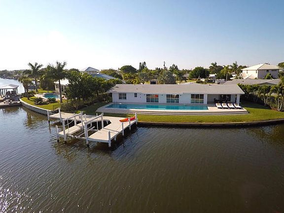 3rd image of 61 Crystal River Dr