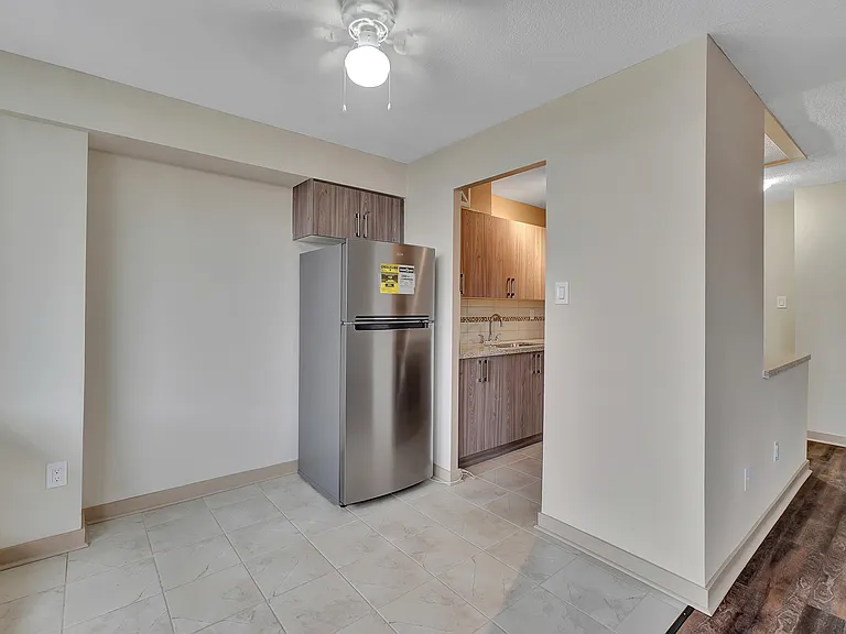 121 Agnes St — Photo 18