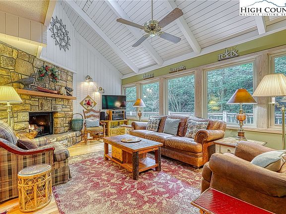 3rd image of 137 Creekside Court