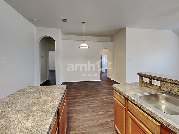4th image of 1017 Trinidad Dr