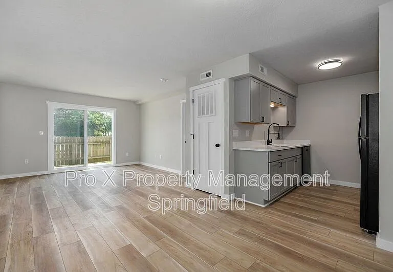 2213 E Macs Ct #4 — Photo 1