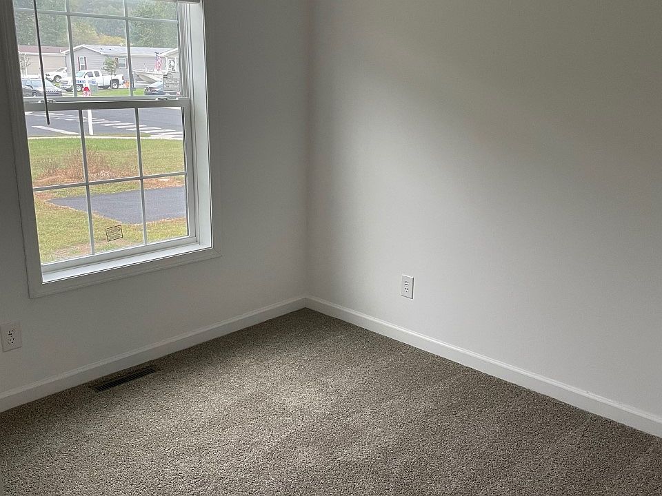 2nd image of 175 Indigo Cir