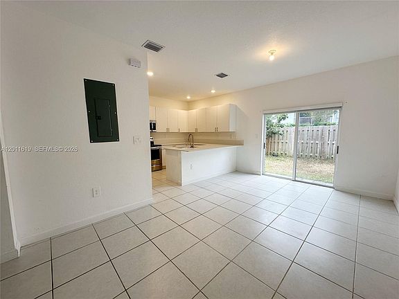 5th image of 1684 SE 26th Ter