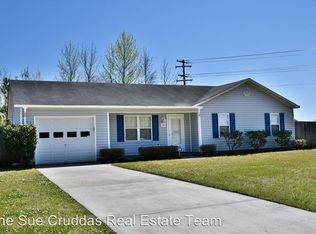 102 Henson Rd, Hubert, NC 28539