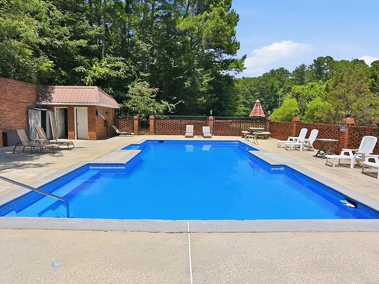 104 Montclair Dr — Photo 42