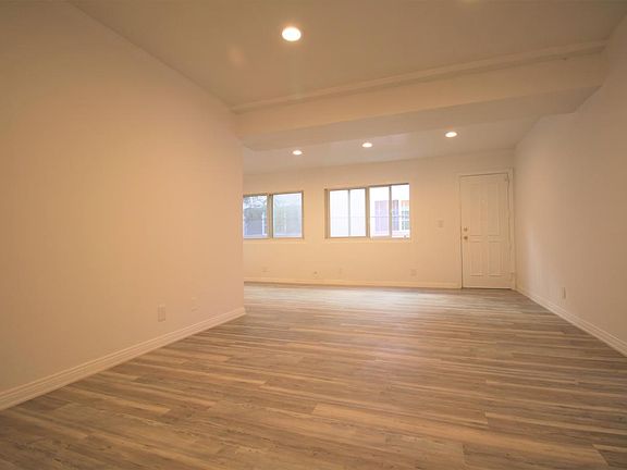 4th image of 11840 Hart St APT 4