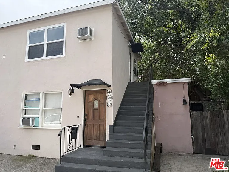10708 1/2 Moorpark St — Photo 14