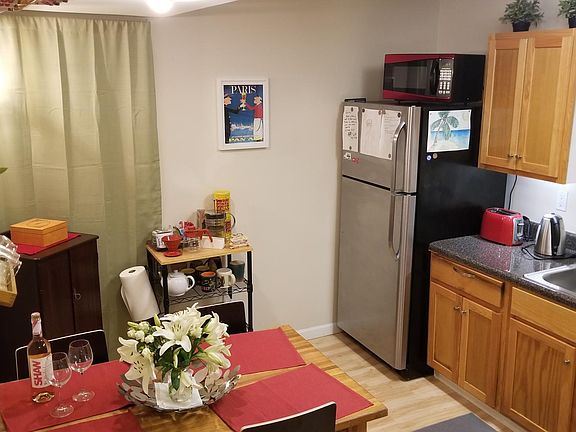 3rd image of 3 Achurch Ave APT C