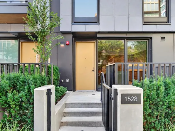 1528 W 6th Ave, Vancouver, BC V6J 2C7