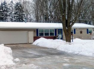 N11059 Meadow Ln, Clintonville, WI 54929
