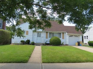 79 Briarcliff Rd, Westbury, NY 11590