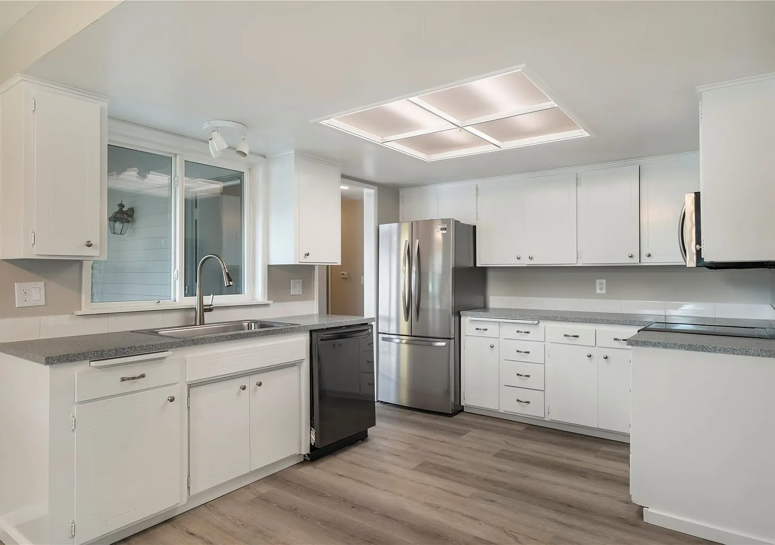 3BR 2Bath Rambler in Renton Highlands for Rent — Photo 4