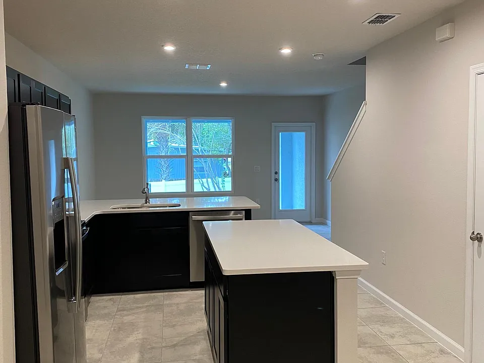 KITCHEN ISLAND