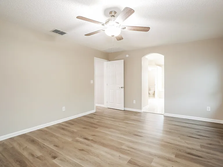 179 Greenfield Dr — Photo 13