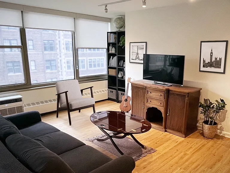 360 W Wellington Ave #13D — Photo 4