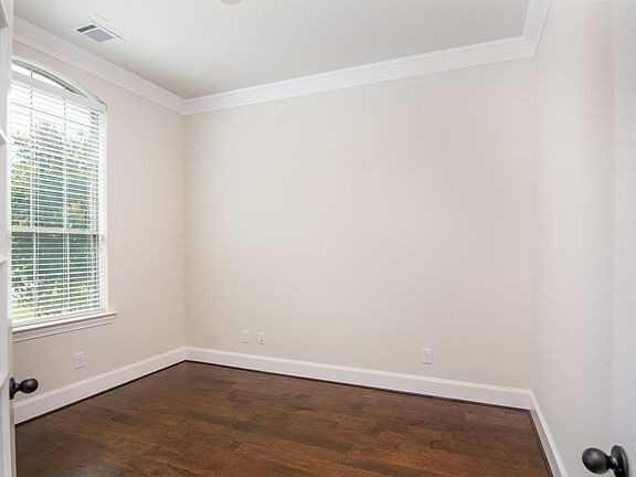 3rd image of 175 Oarwood Pl