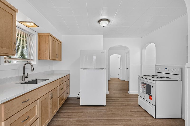 5th image of 2119 Walnut Street #B