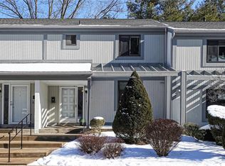 1591 Pinehurst Dr, Pittsburgh, PA 15241