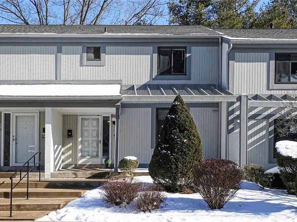1591 Pinehurst Dr, Pittsburgh, PA 15241