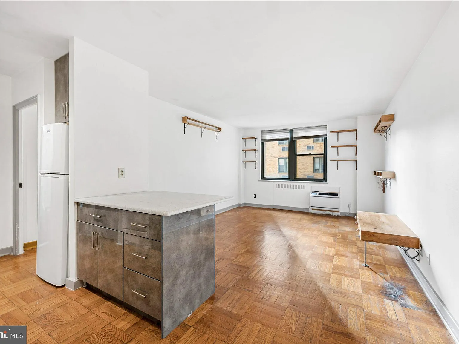 1 bed, 1.0 bath, 589 sqft, $1,700 — Photo 4