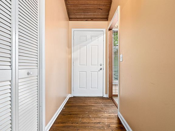 4th image of 1144 E University Dr