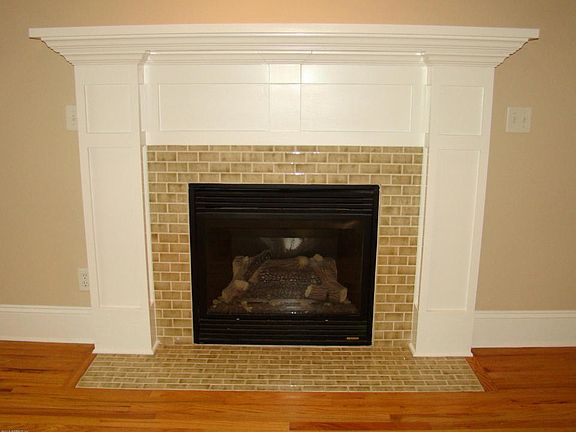 4th image of 1425 N Liberty St