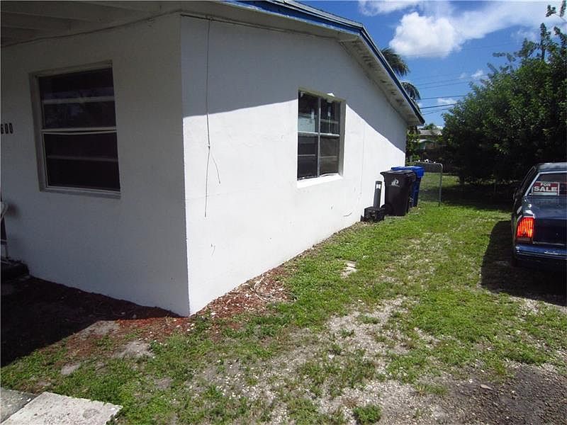 1st image of 1600 NW 15th Ct