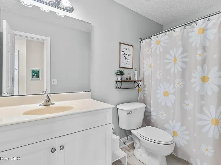 513 Catamaran Dr — Photo 25