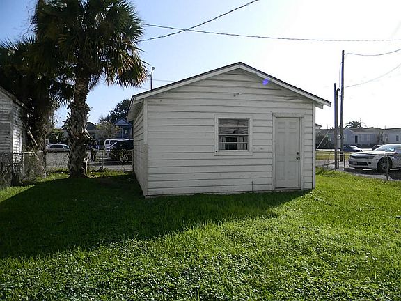 Two Car Detached Garage With Alley Entrance