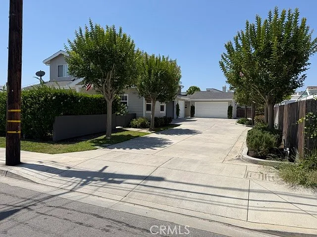 3 bed, 1355 sqft, $5,400 — Photo 2