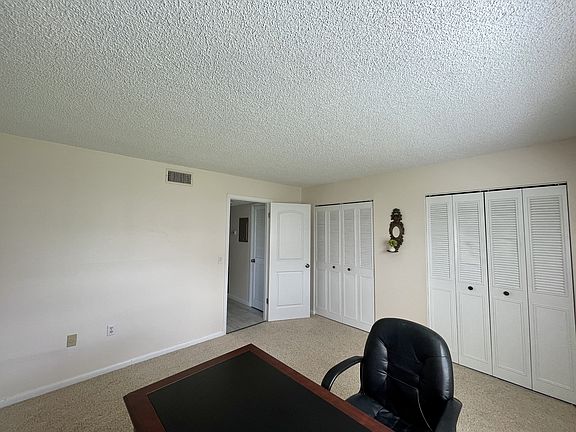 3rd image of 544 SW 35th St #17420473