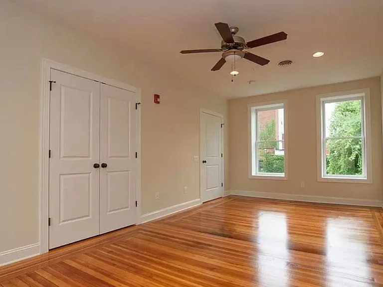 Stylish 1-Bedroom Apartment with Modern Upgrades in Cohoes — Photo 8
