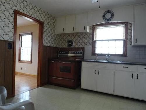 5th image of 1615 Madison St