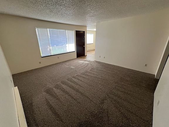 5th image of 933 N Baker Ave #9