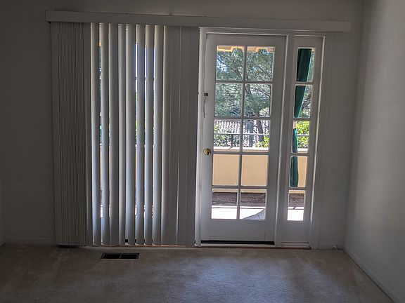 5th image of 2300 Forest View Ave