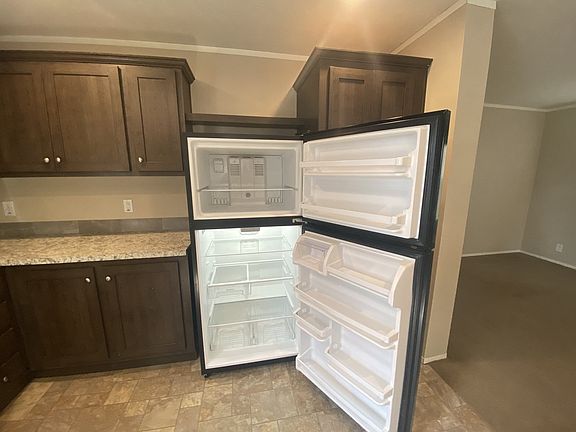 2nd image of 516 Courtland Ln #173