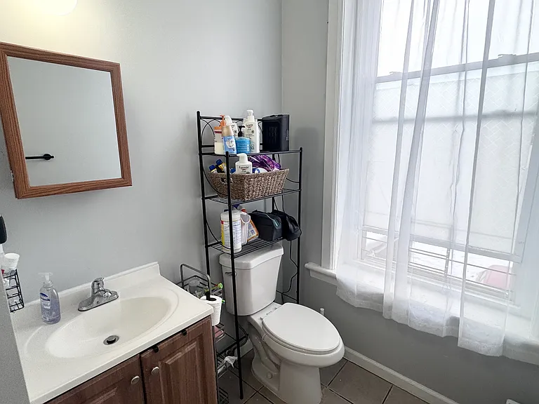 16 E Washington Ave #1 — Photo 9