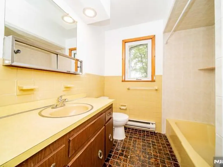 20 Lafayette St #2 — Photo 11