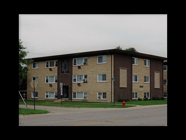 1st image of 4401 Prescott Ave APT 2B
