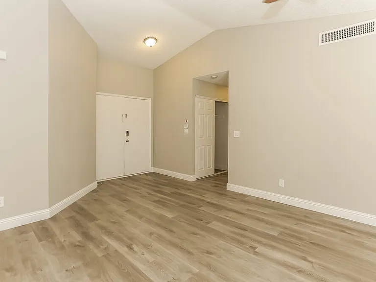 6533 Faith Peak Dr — Photo 4