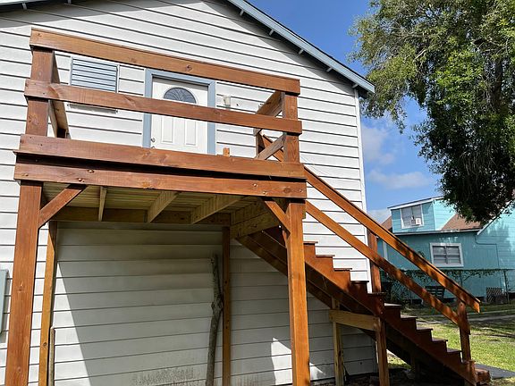 2nd image of 4711 Avenue Q 1/2